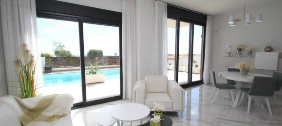 3 bedrooms Villa in Bellavista, San Miguel de Salinas, Spain No. 15466 8
