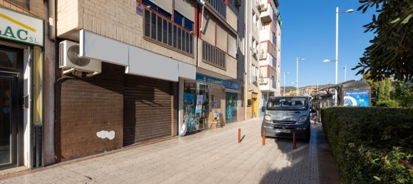 61m² Commercial property in Granada, Spain No. 166670 17