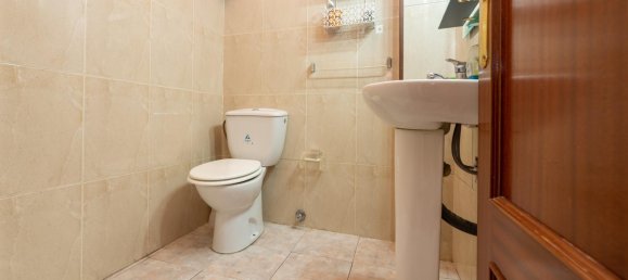 61m² Commercial property in Granada, Spain No. 166670 14