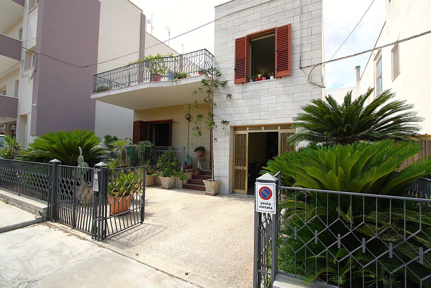 6 bedrooms House in Parabita, Italy No. 311019