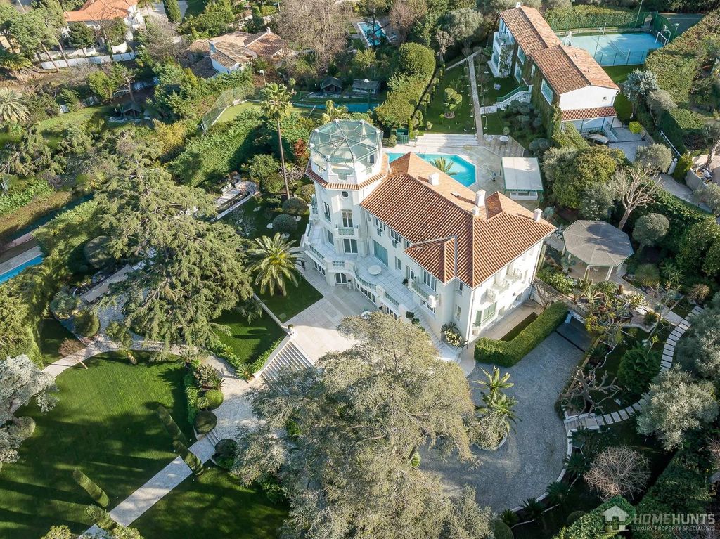 13 bedrooms Villa in Antibes, France No. 201821