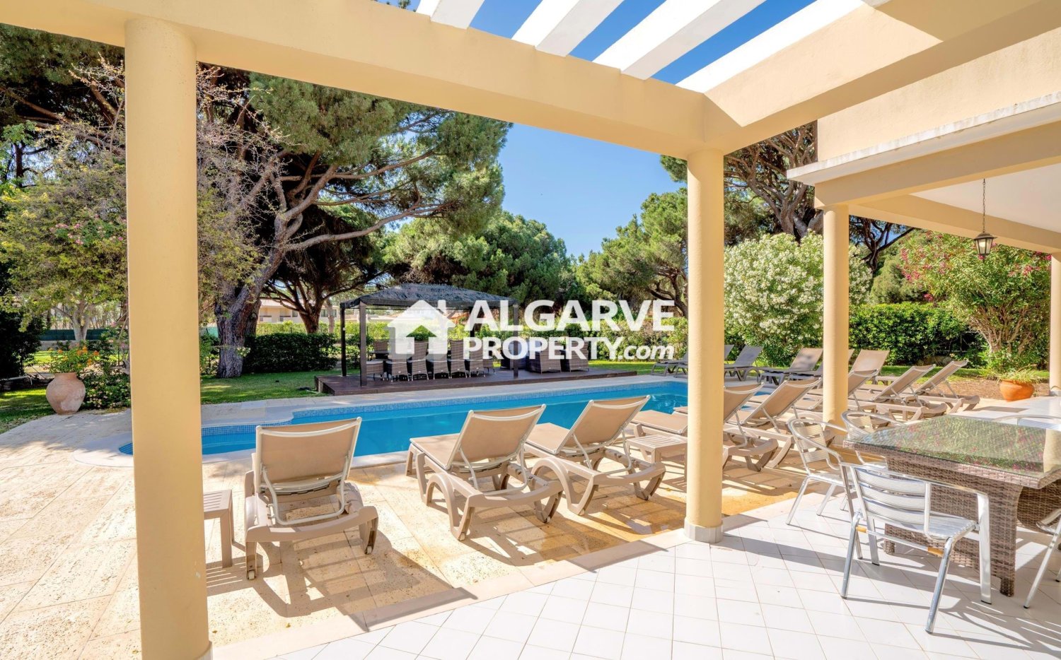 7 bedrooms Villa in Quarteira, Portugal No. 131931