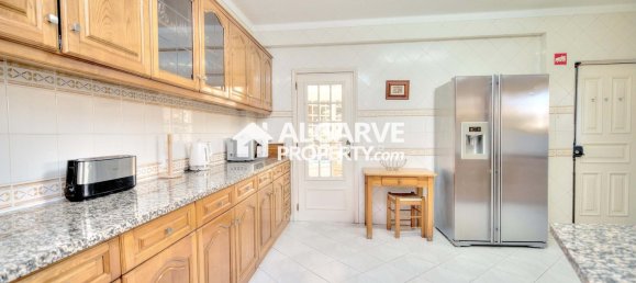 7 bedrooms Villa in Quarteira, Portugal No. 131931 4