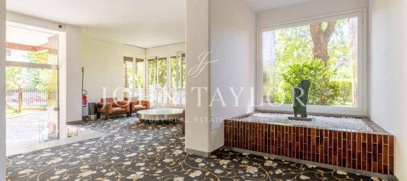 3 rooms Office in Milan, Italy No. 248107 2