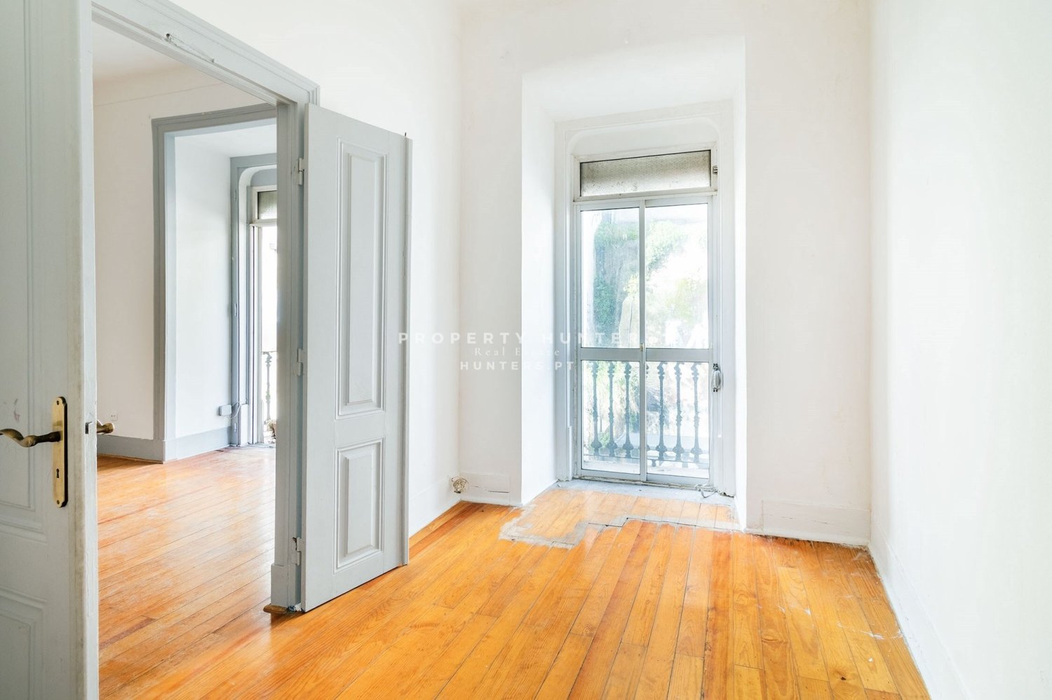 2 bedrooms Apartment in Lisbon, Portugal No. 103608