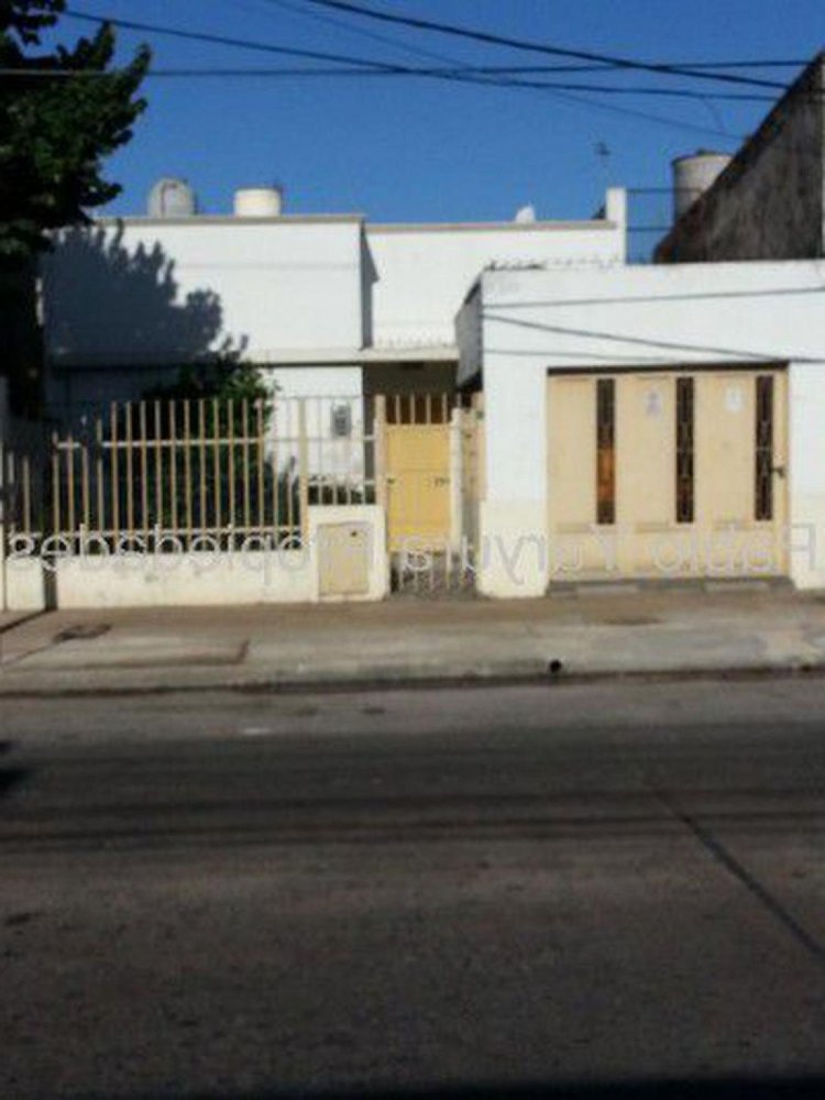 2 Schlafzimmer Haus in Tres de Febrero, Argentina, Nr. 17824