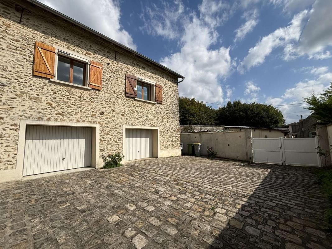 3 Schlafzimmer Wohnung in Saint-Fargeau-Ponthierry, France, Nr. 171382