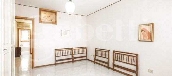 Apartamento de 4 divisões em Cagliari, Italy N.º 278403 15