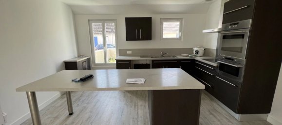 4 bedrooms House in Crepy-en-Valois, France No. 87701 3