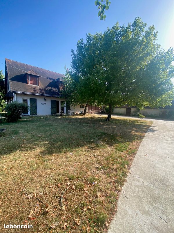 Casa de 3 dormitorios en Amboise, France No. 332901