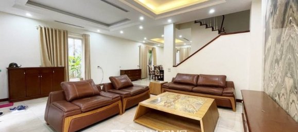 3 Schlafzimmer Villa in Long Bien, Vietnam, Nr. 693 2