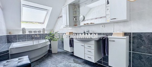 Квартира с 3 спальнями в Эжанен, Франция № 274367 11