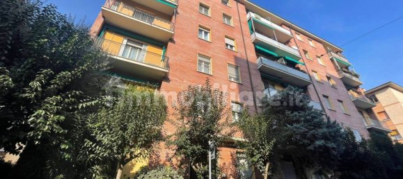 2 bedrooms Apartment in Bologna, Italy No. 20202 16