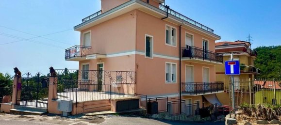 5 rooms Apartment in Loano, Italy No. 296054 3