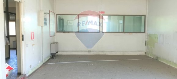 765m² Warehouse in Varese, Italy No. 132621 11