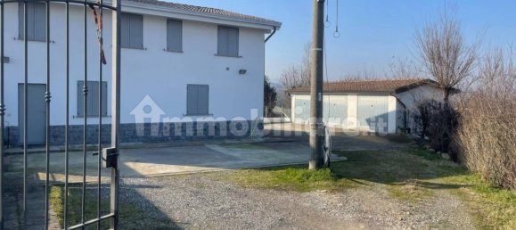 4 bedrooms Villa in Ziano Piacentino, Italy No. 163156 6