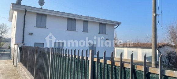 4 bedrooms Villa in Ziano Piacentino, Italy No. 163156 3