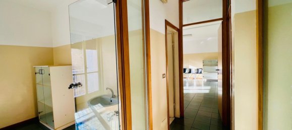 3 rooms Apartment in Mariano Comense, Italy No. 277589 10