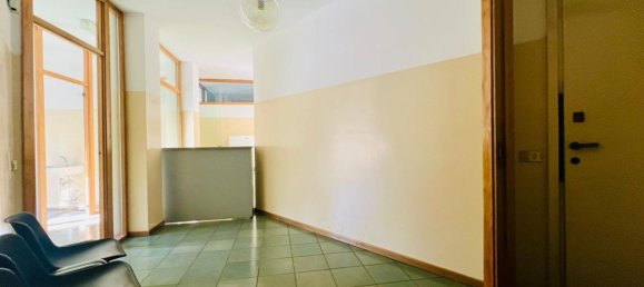 3 rooms Apartment in Mariano Comense, Italy No. 277589 16