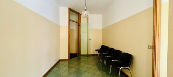 3 rooms Apartment in Mariano Comense, Italy No. 277589 7