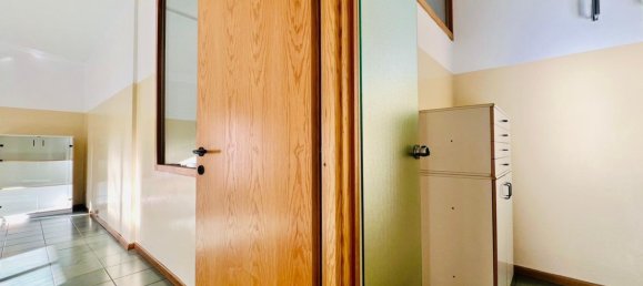 3 rooms Apartment in Mariano Comense, Italy No. 277589 6