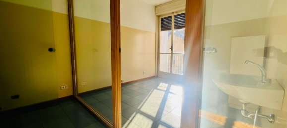 3 rooms Apartment in Mariano Comense, Italy No. 277589 11