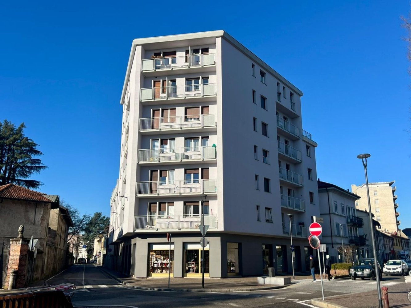 3 rooms Apartment in Mariano Comense, Italy No. 277589