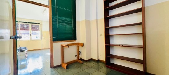 3 rooms Apartment in Mariano Comense, Italy No. 277589 9