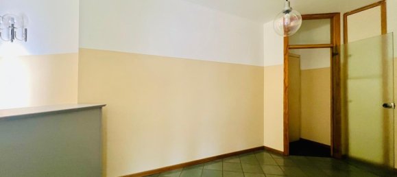 3 rooms Apartment in Mariano Comense, Italy No. 277589 4