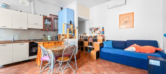 1 bedroom Apartment in Milan, Italy No. 378242 2