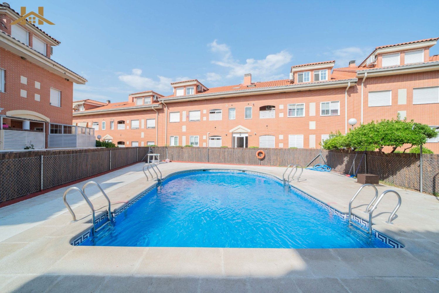 4 bedrooms Townhouse in Madrid, Spain No. 158819