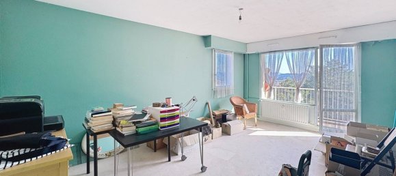 Studio in Saint-Etienne, France No. 362703 4