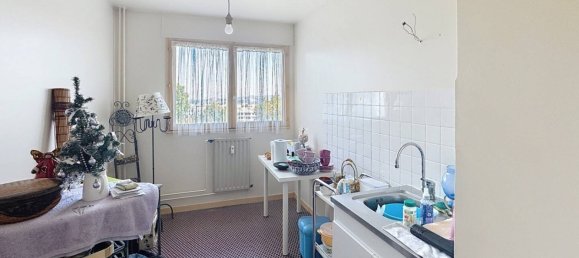 Studio in Saint-Etienne, France No. 362703 5