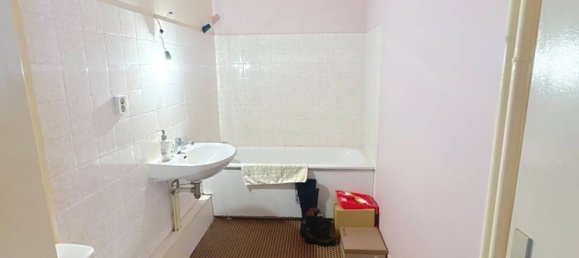 Studio in Saint-Etienne, France No. 362703 7