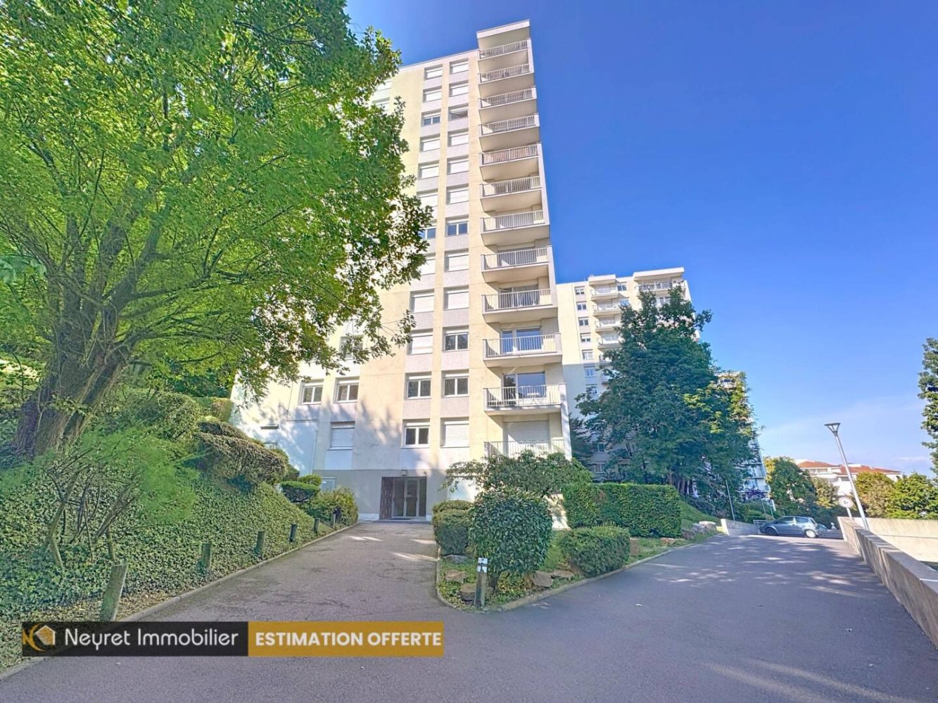 Studio in Saint-Etienne, France No. 362703