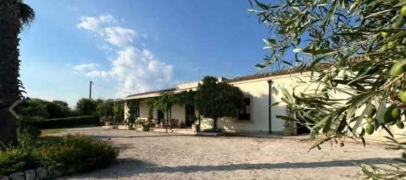 Propiedad comercial en Noto, Italy 168000 m² No. 333962 33