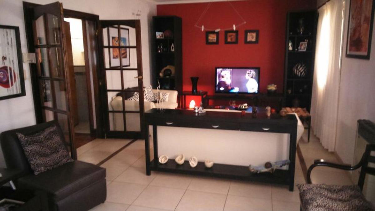 4 bedrooms House in Mar del Plata, Argentina No. 100902