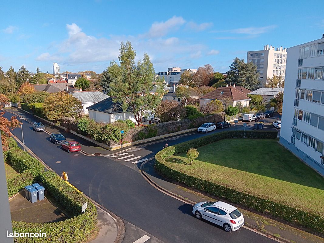 3 bedrooms Apartment in Tours, France No. 83987