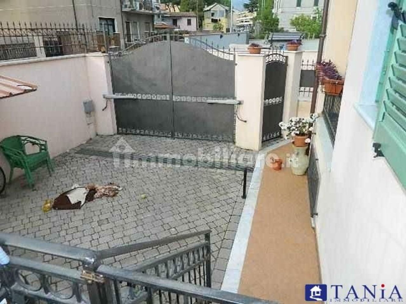5 rooms House in Carrara, Italy No. 48159