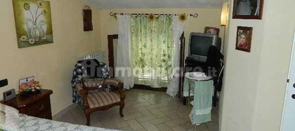 5 rooms House in Carrara, Italy No. 48159 8