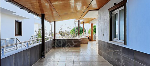 Villa 6+1 in Izmir, Turkey No. 33750 3