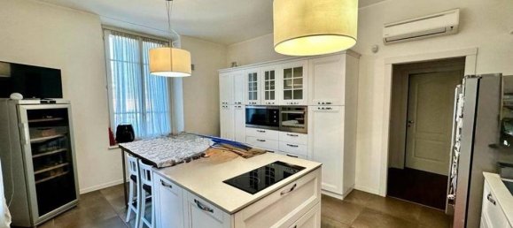 Apartamento de 4 dormitorios en Macherio, Italy No. 332153 11