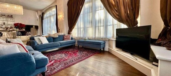 Apartamento de 4 dormitorios en Macherio, Italy No. 332153 17