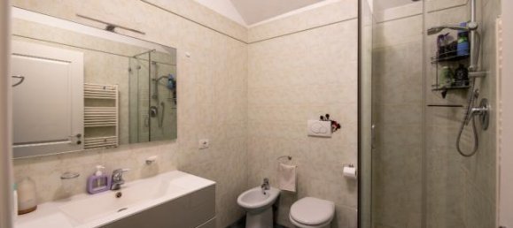 2 bedrooms Apartment in Prato, Italy No. 356056 5