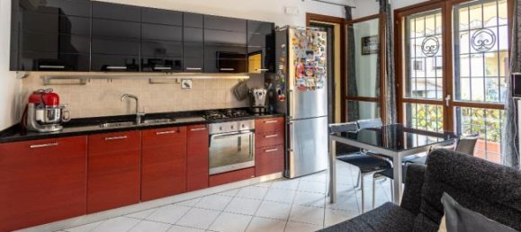 2 bedrooms Apartment in Prato, Italy No. 356056 2