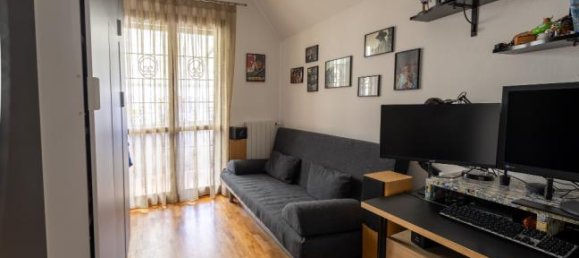 2 bedrooms Apartment in Prato, Italy No. 356056 4