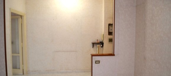 3 rooms Apartment in Rome, Italy No. 126726 8