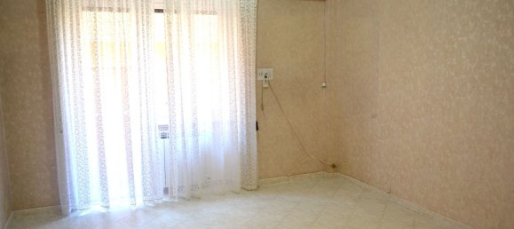 3 rooms Apartment in Rome, Italy No. 126726 2