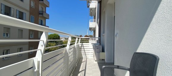 Apartamento de 3 dormitorios en Rimini, Italy No. 359411 45