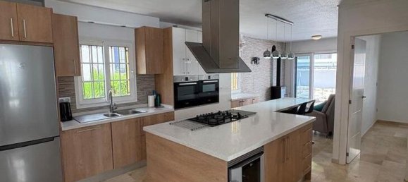 Villa de 3 dormitorios en Alicante, Spain No. 188279 10